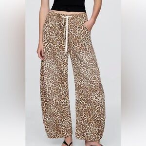 Leopard Print Horseshoe barrel pants
